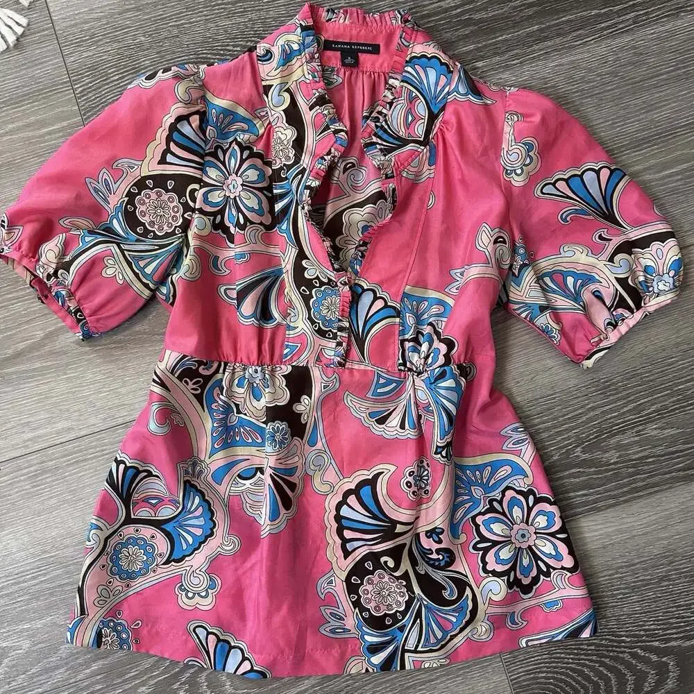 Vintage Y2K Banana Republic Silk Pink Paisley Babydoll Top Button Close Ruffle S